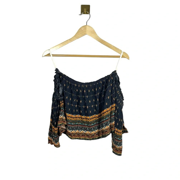 FARM Rio Off the Shoulder Bell Sleeve Flowy Patterned Blouse in Black Multi OS - Picture 3 of 8